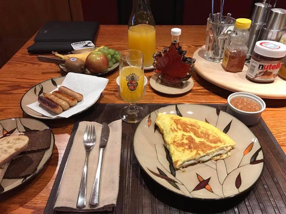 A La Carte Bed & Breakfast Монреал Екстериор снимка